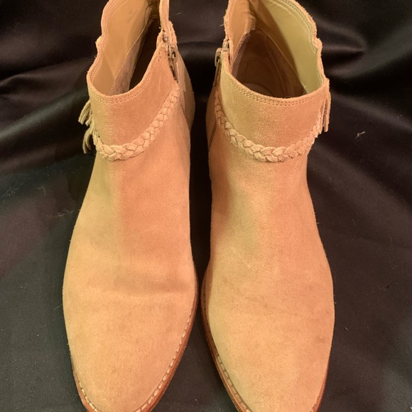 H Gianni Bini suede tasseled ankle boots women’s size 10 - Picture 4 of 13